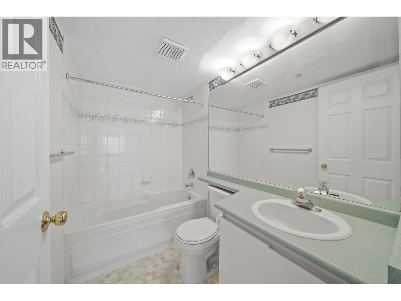 301 2678 Dixon Street, Port Coquitlam, British Columbia  V3C 6L7 - Photo 17 - R3048420