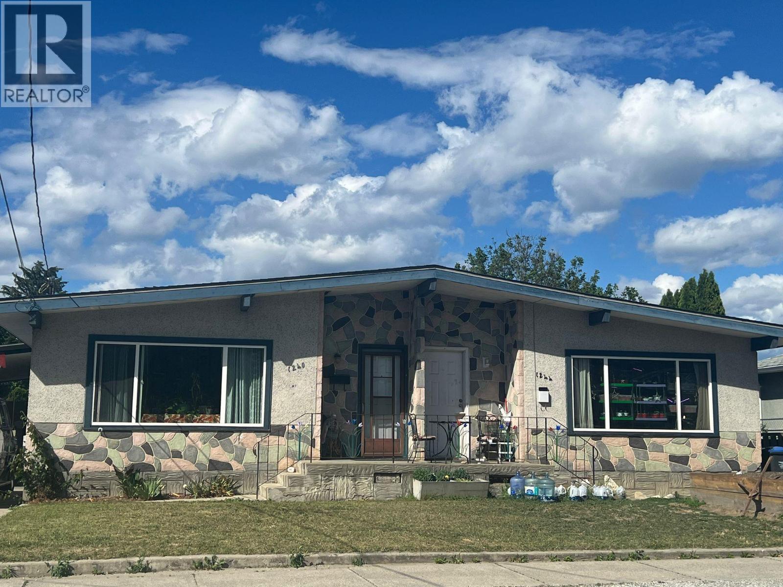 1240-1244 Centennial Crescent, Kelowna, British Columbia