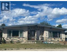 1240-1244 Centennial Crescent, kelowna, British Columbia