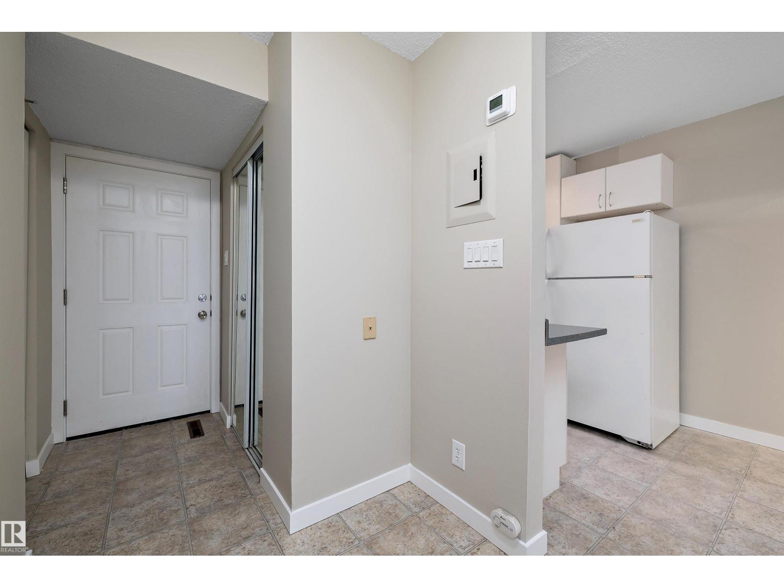 25f Meadowlark Vg Nw, Edmonton, Alberta  T5R 5X4 - Photo 3 - E4457909