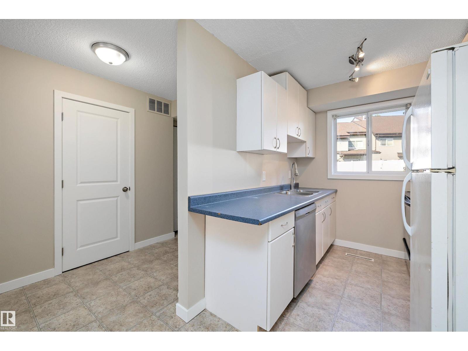 25f Meadowlark Vg Nw, Edmonton, Alberta  T5R 5X4 - Photo 8 - E4457909