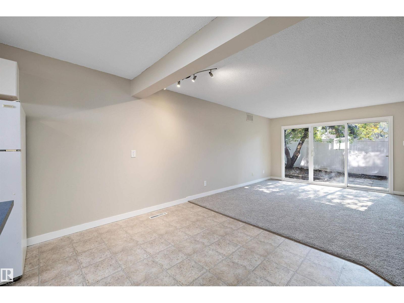 25f Meadowlark Vg Nw, Edmonton, Alberta  T5R 5X4 - Photo 4 - E4457909