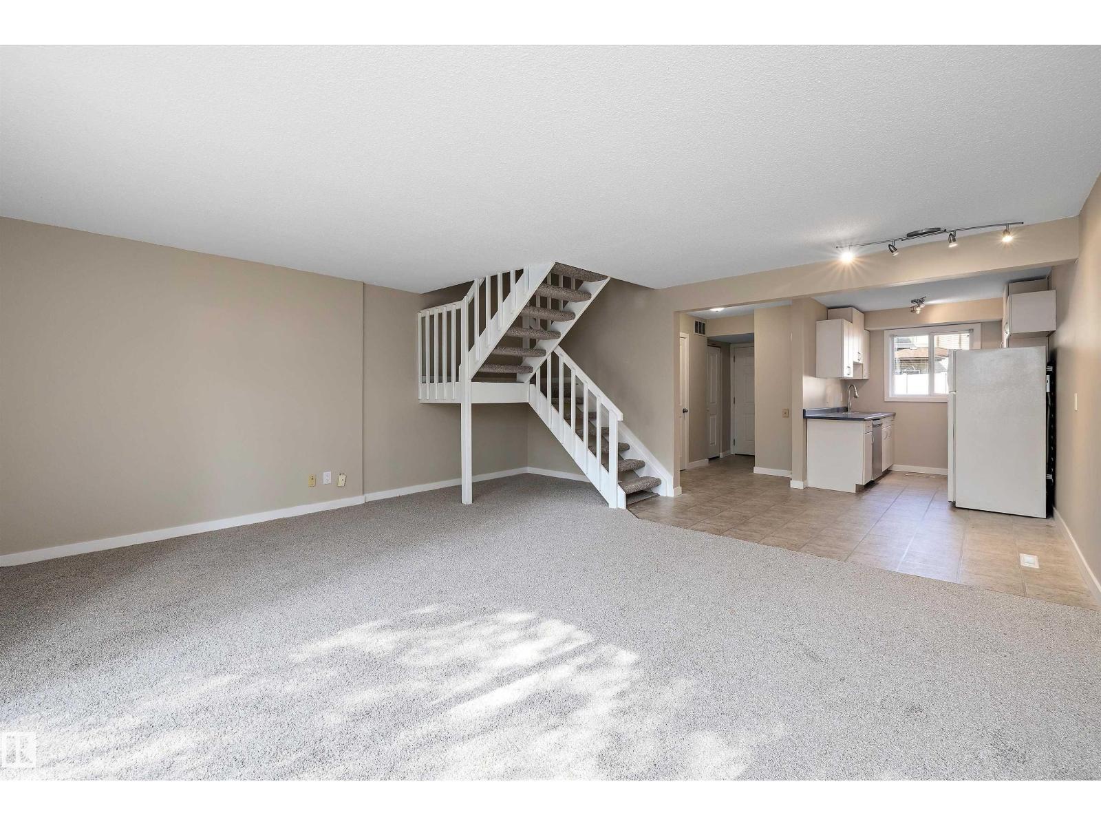25f Meadowlark Vg Nw, Edmonton, Alberta  T5R 5X4 - Photo 12 - E4457909