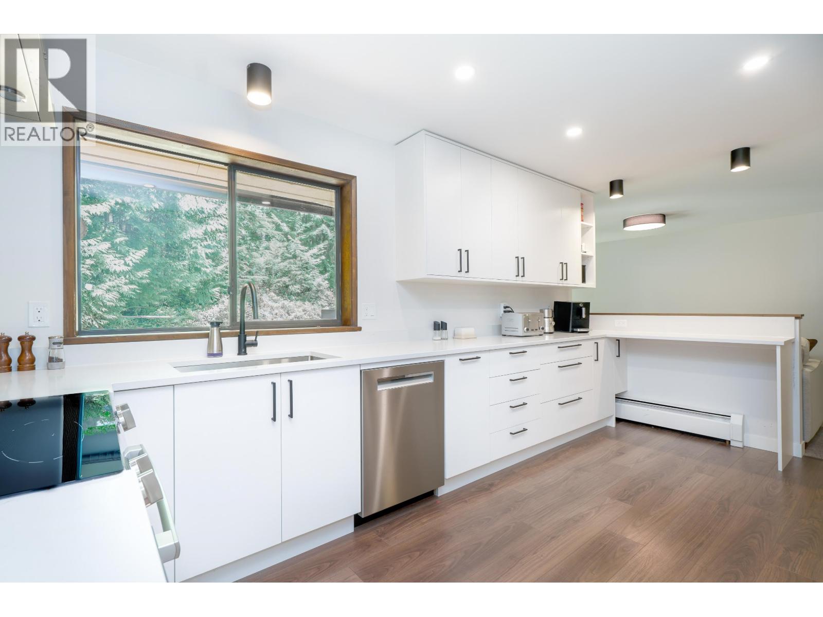 27573 Sayers Crescent, Maple Ridge, British Columbia  V2W 1N3 - Photo 5 - R3048428