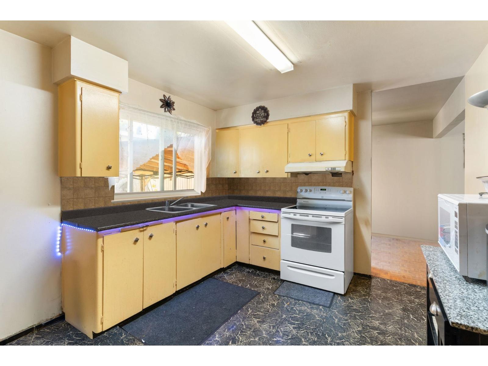 12476 99 Avenue, Surrey, British Columbia  V3V 2P3 - Photo 8 - R3048076