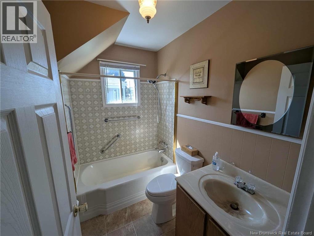 110 Melanson, Bathurst, New Brunswick  E2A 1L4 - Photo 17 - NB126844