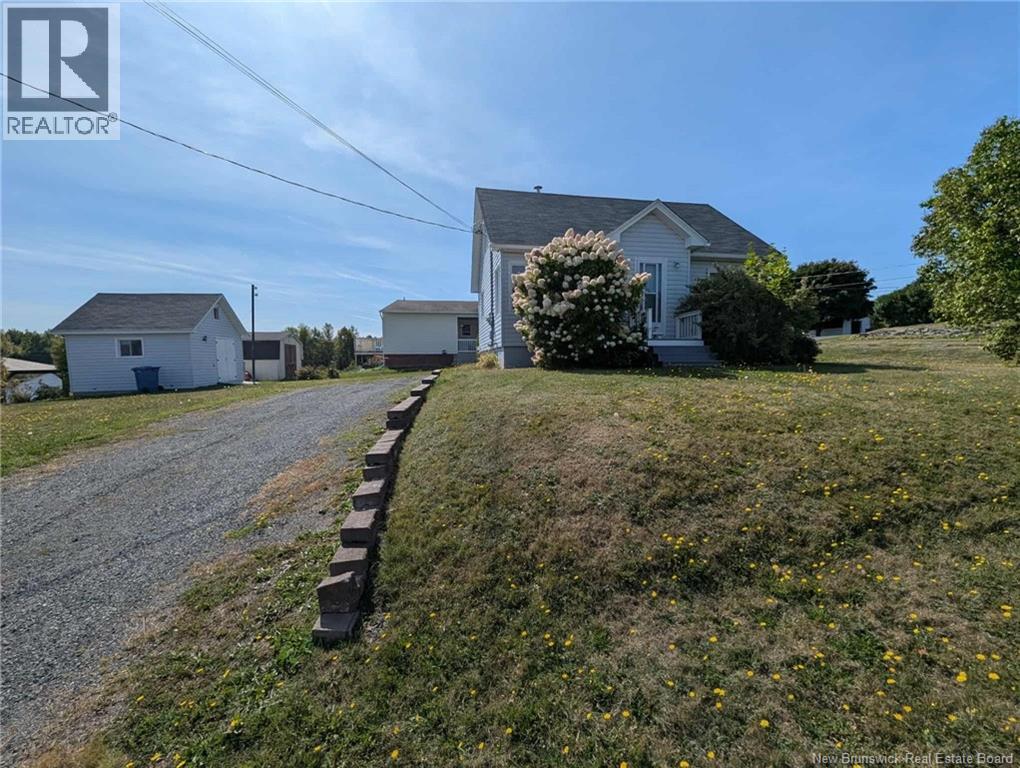 110 Melanson, Bathurst, New Brunswick  E2A 1L4 - Photo 3 - NB126844