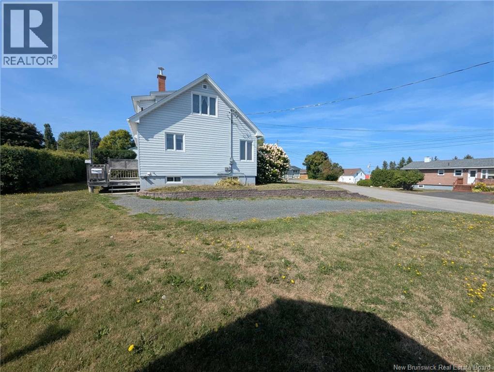 110 Melanson, Bathurst, New Brunswick  E2A 1L4 - Photo 4 - NB126844