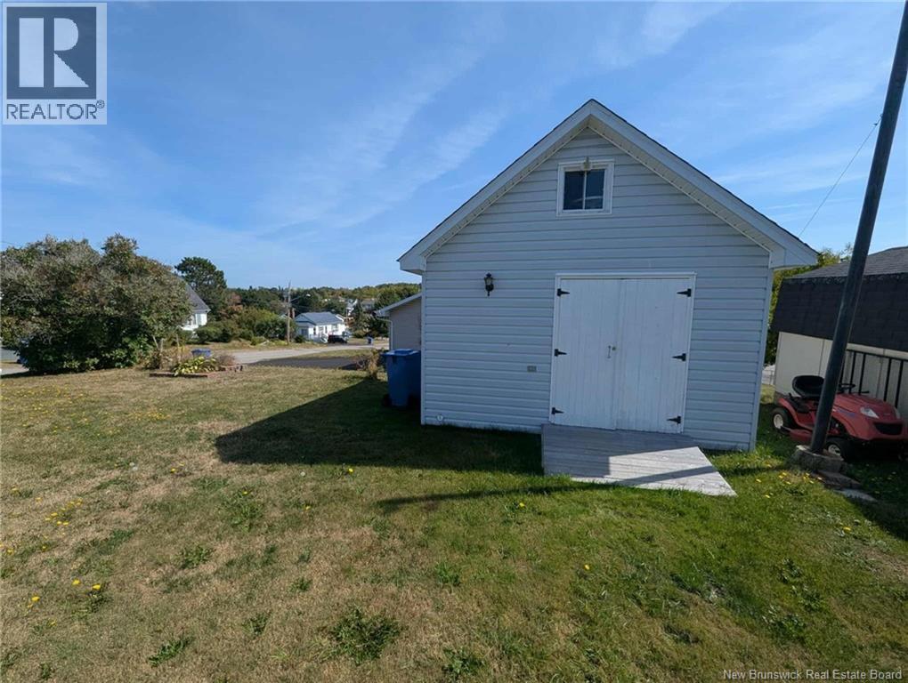 110 Melanson, Bathurst, New Brunswick  E2A 1L4 - Photo 5 - NB126844