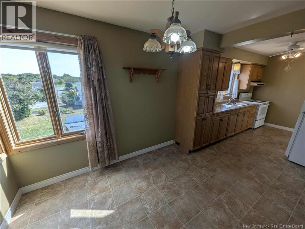 110 Melanson, Bathurst, New Brunswick  E2A 1L4 - Photo 8 - NB126844
