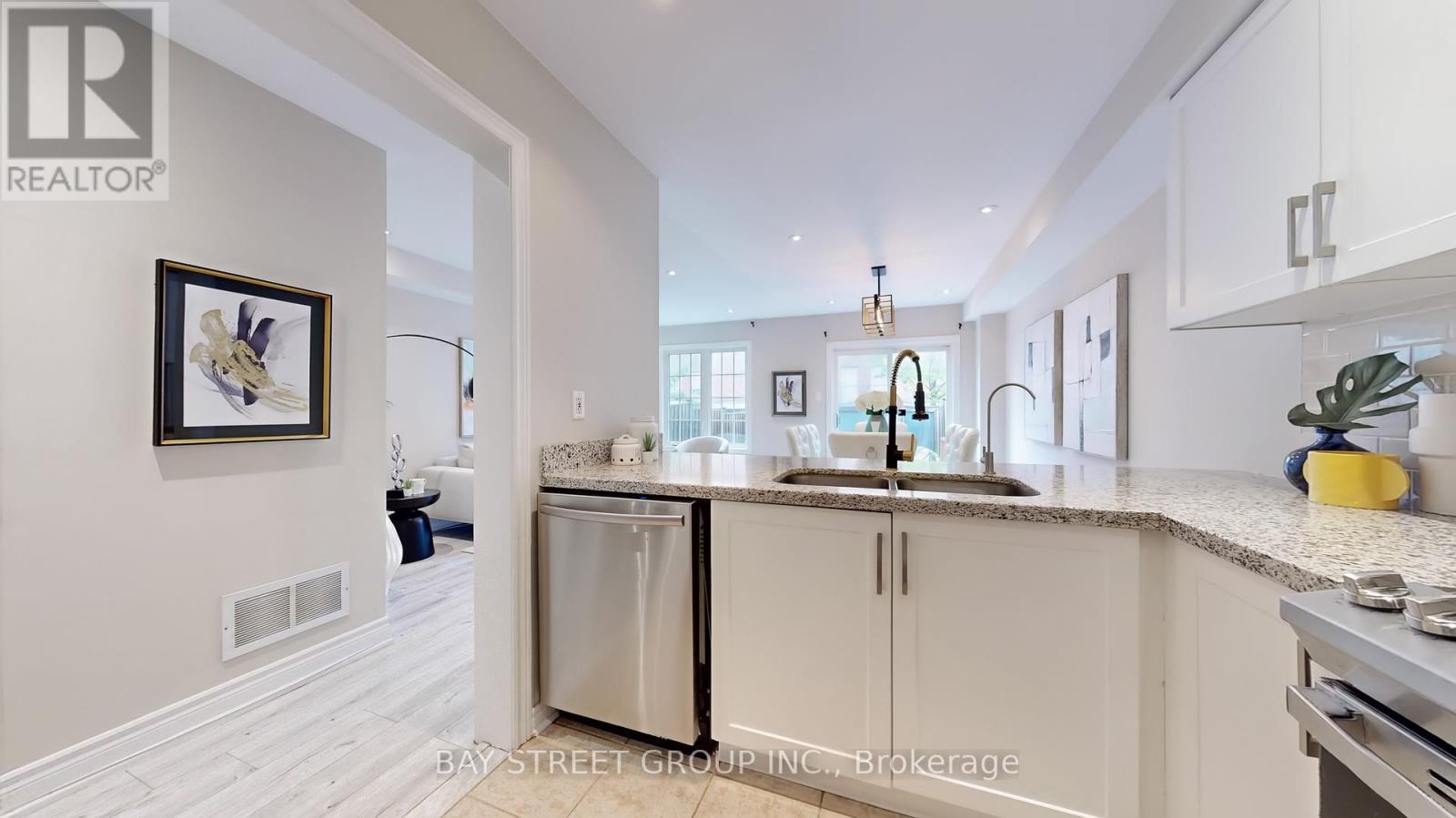 151 Amulet Crescent, Richmond Hill, Ontario  L4S 2T5 - Photo 11 - N12407195