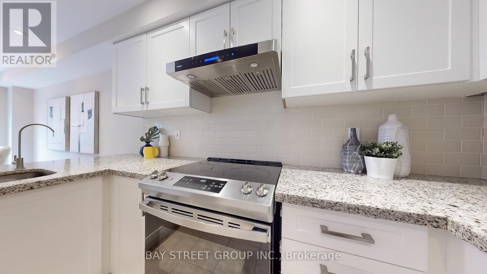 151 Amulet Crescent, Richmond Hill, Ontario  L4S 2T5 - Photo 12 - N12407195