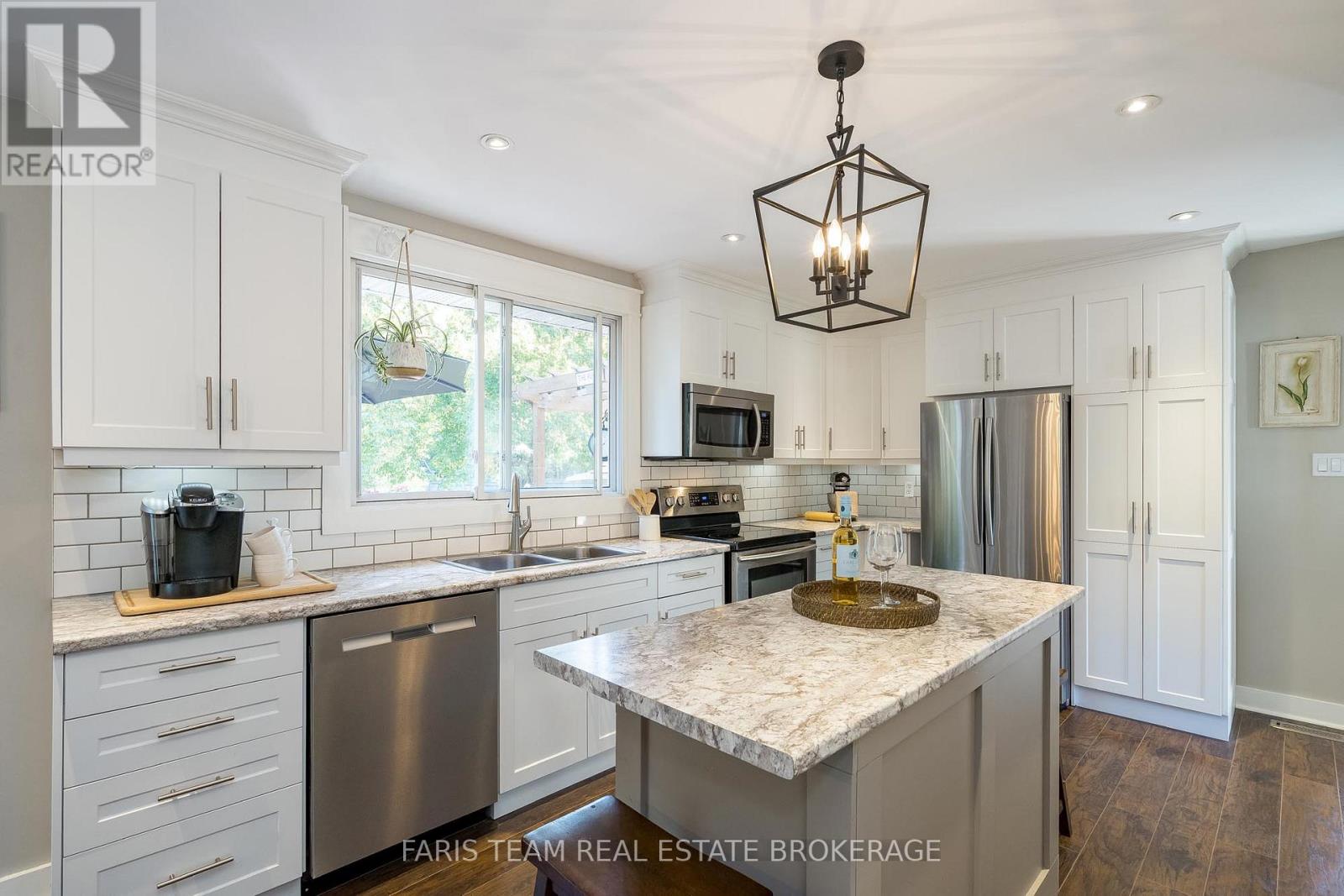 229 Cox Mill Road, Barrie (Painswick North), Ontario  L4N 4G7 - Photo 4 - S12407087