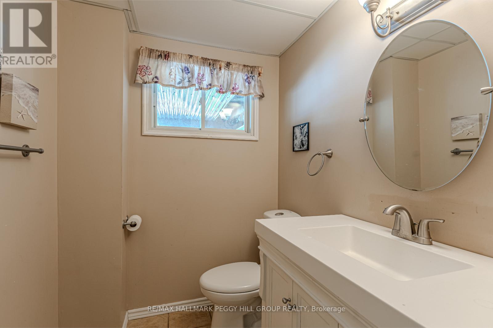 1 Wessenger Drive, Barrie, Ontario  L4N 8R8 - Photo 11 - S12407157