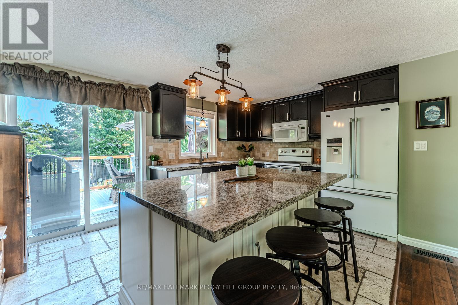 1 Wessenger Drive, Barrie, Ontario  L4N 8R8 - Photo 4 - S12407157