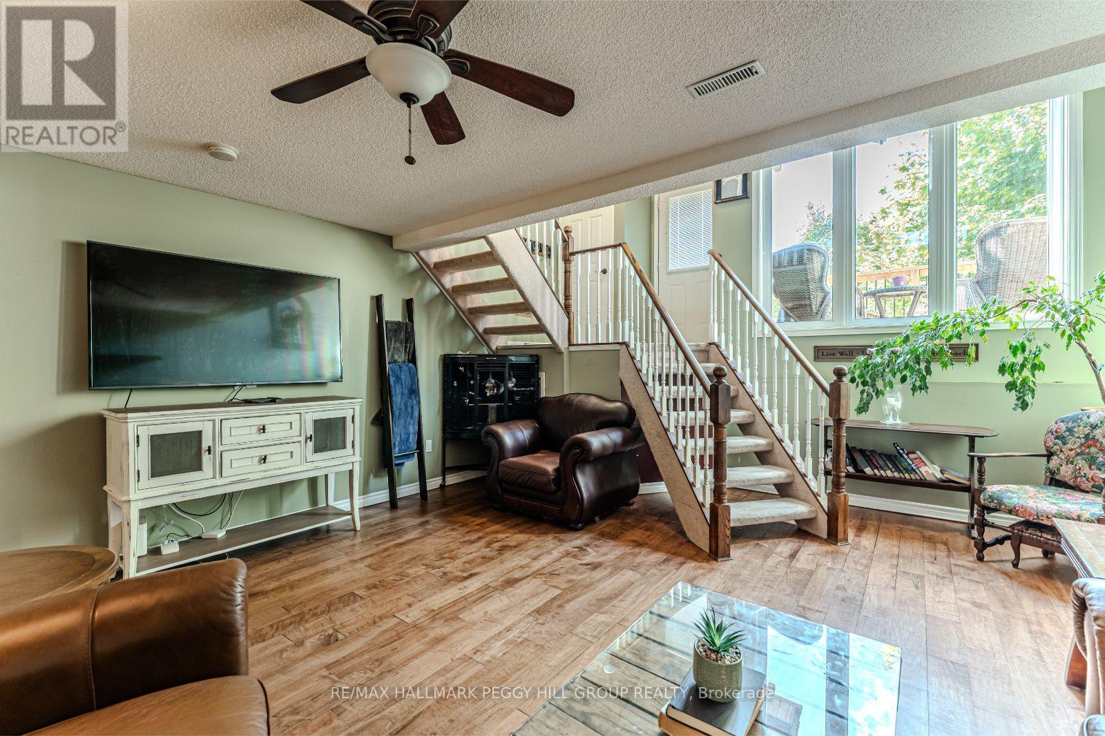 1 Wessenger Drive, Barrie, Ontario  L4N 8R8 - Photo 9 - S12407157