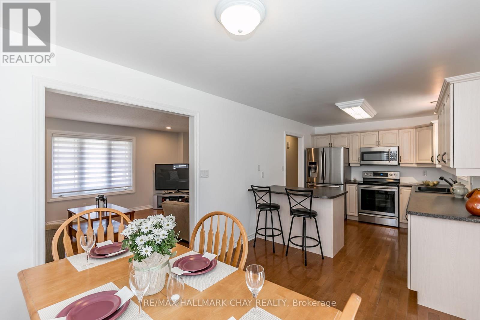 3524 Penetanguishene Road, Oro-Medonte (Craighurst), Ontario  L4M 4Y8 - Photo 11 - S12407183