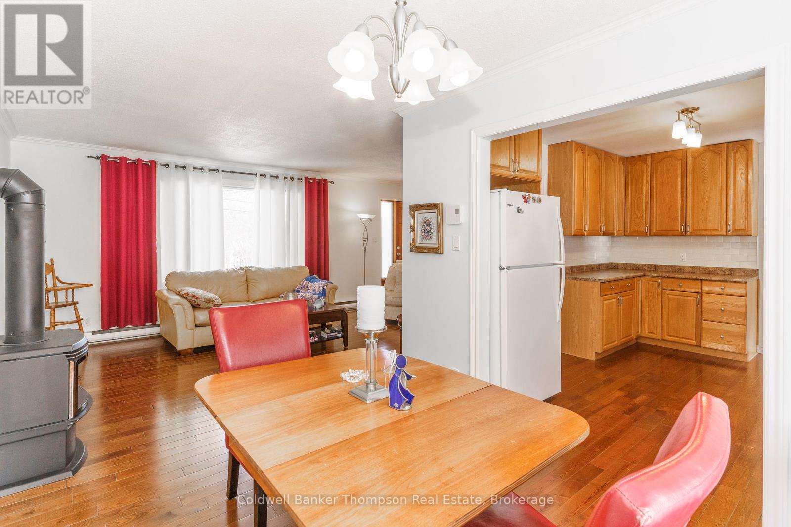 234 Yonge Street, Burk's Falls, Ontario  P0A 1C0 - Photo 16 - X12078423