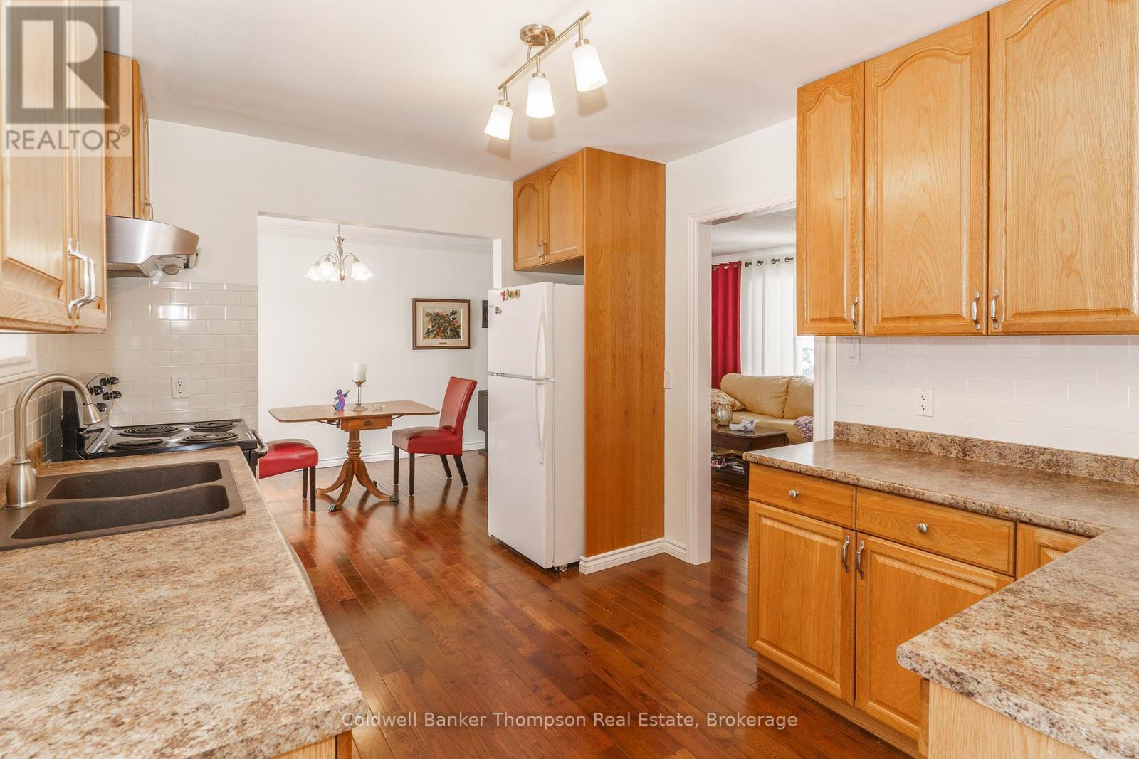234 Yonge Street, Burk's Falls, Ontario  P0A 1C0 - Photo 12 - X12078423
