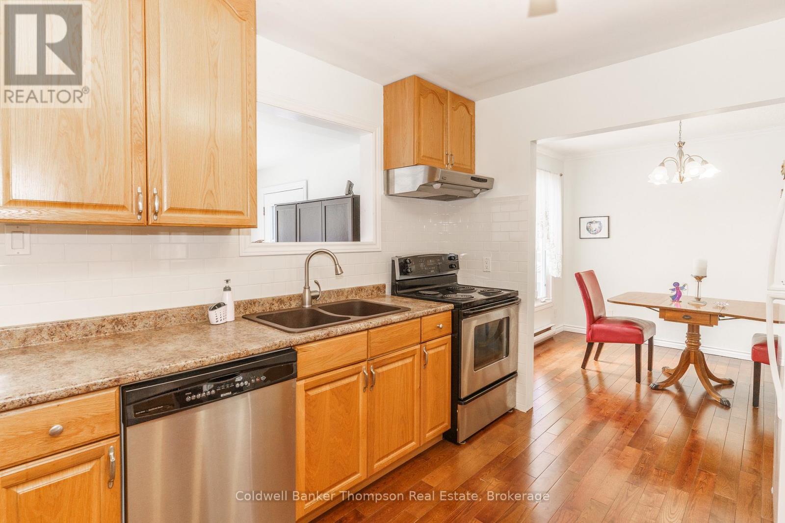 234 Yonge Street, Burk's Falls, Ontario  P0A 1C0 - Photo 11 - X12078423
