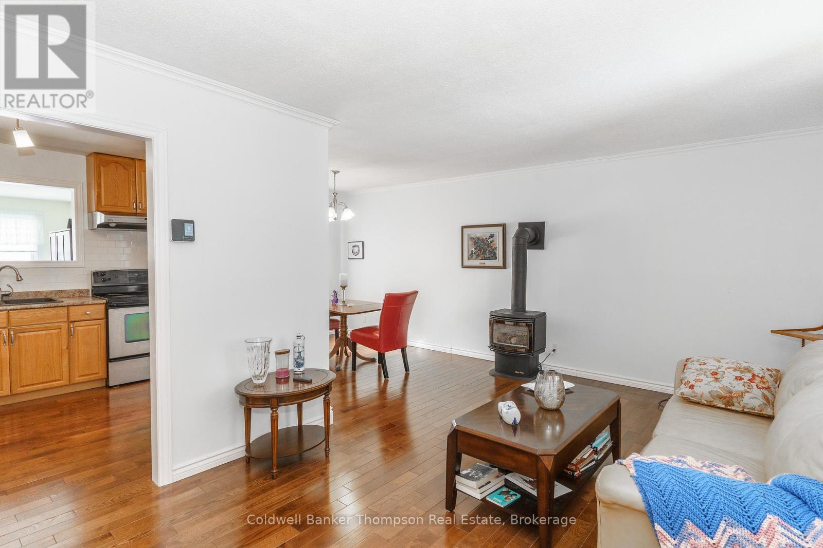 234 Yonge Street, Burk's Falls, Ontario  P0A 1C0 - Photo 18 - X12078423