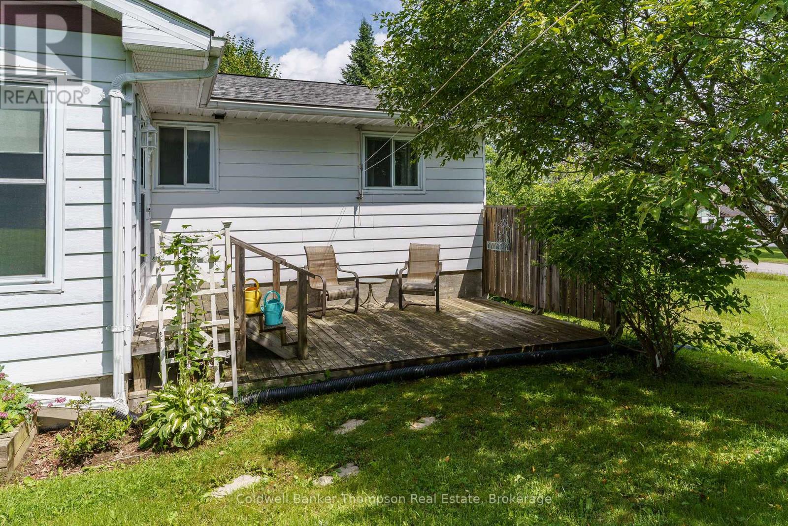 234 Yonge Street, Burk's Falls, Ontario  P0A 1C0 - Photo 3 - X12078423