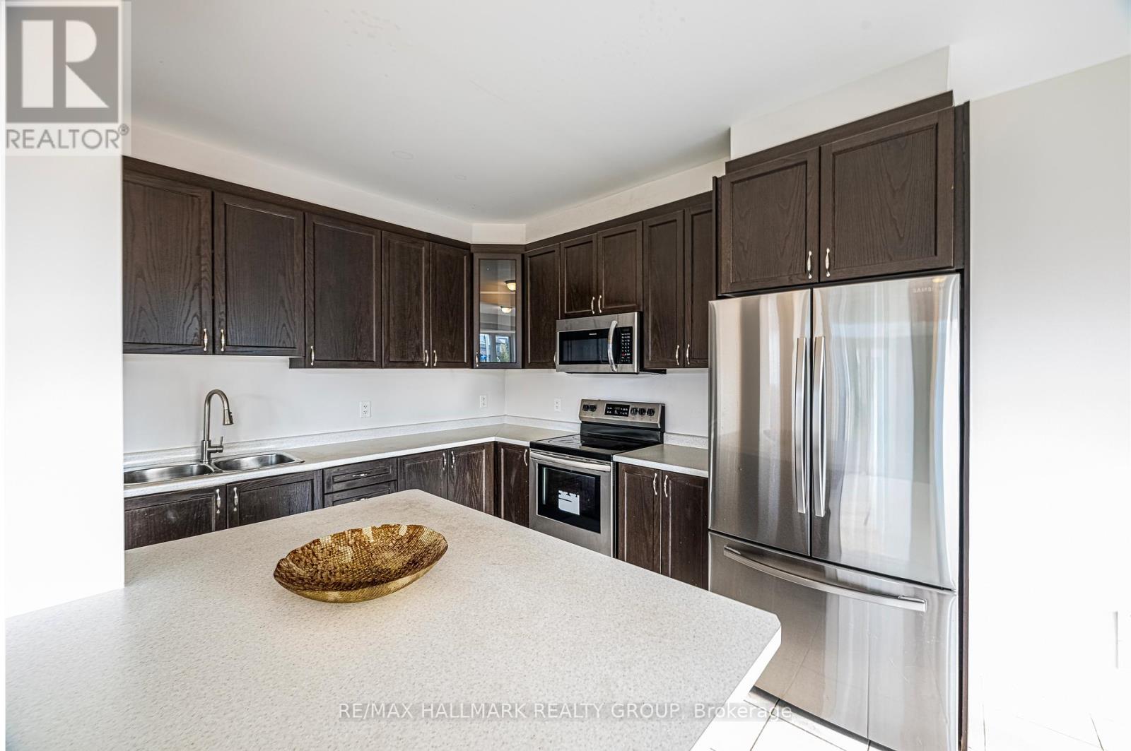 2307 Watercolours Way, Ottawa, Ontario  K2J 5P5 - Photo 18 - X12360119