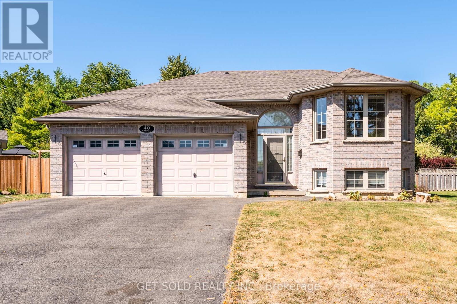 40 Jo Whitney Court, Brantford, Ontario  N3T 6N9 - Photo 1 - X12392121