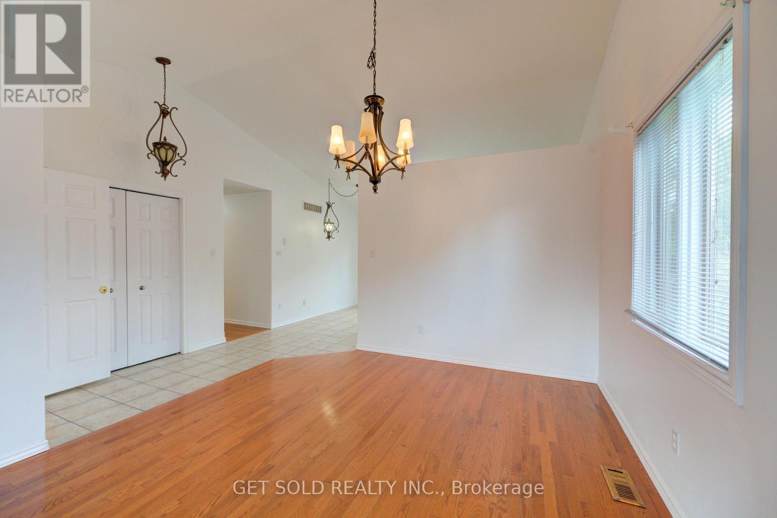 40 Jo Whitney Court, Brantford, Ontario  N3T 6N9 - Photo 9 - X12392121