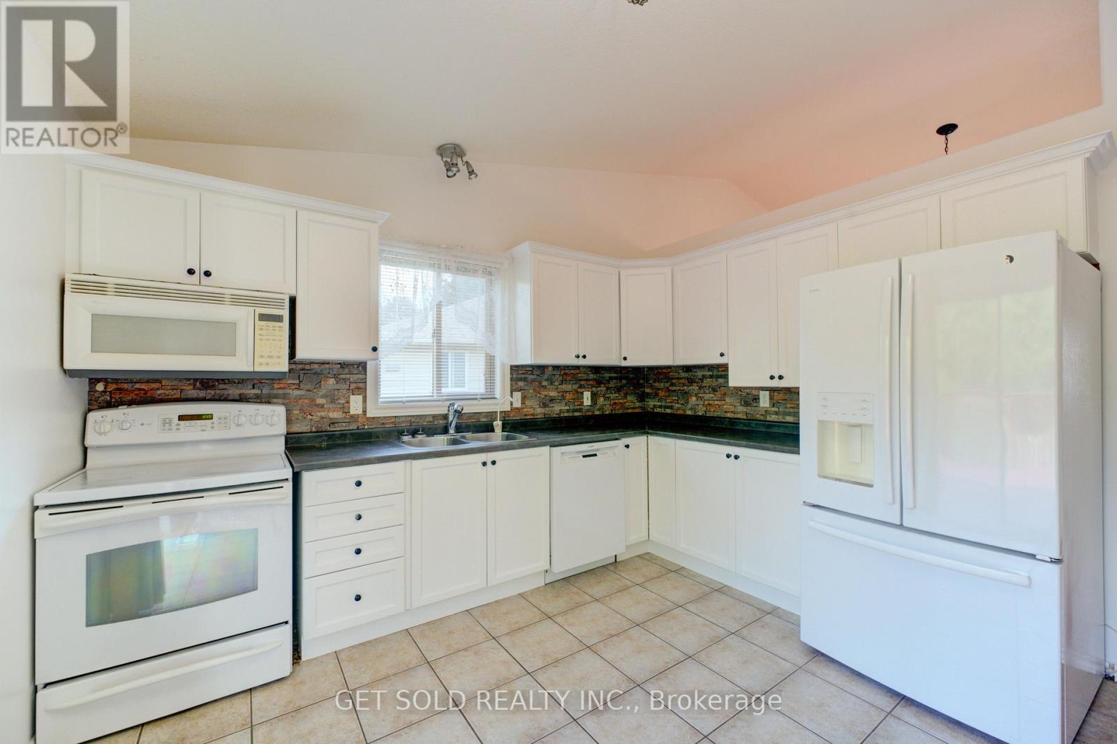 40 Jo Whitney Court, Brantford, Ontario  N3T 6N9 - Photo 13 - X12392121