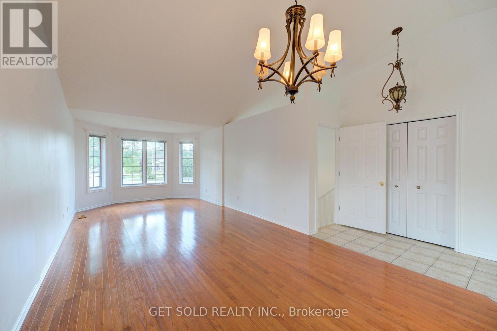 40 Jo Whitney Court, Brantford, Ontario  N3T 6N9 - Photo 6 - X12392121
