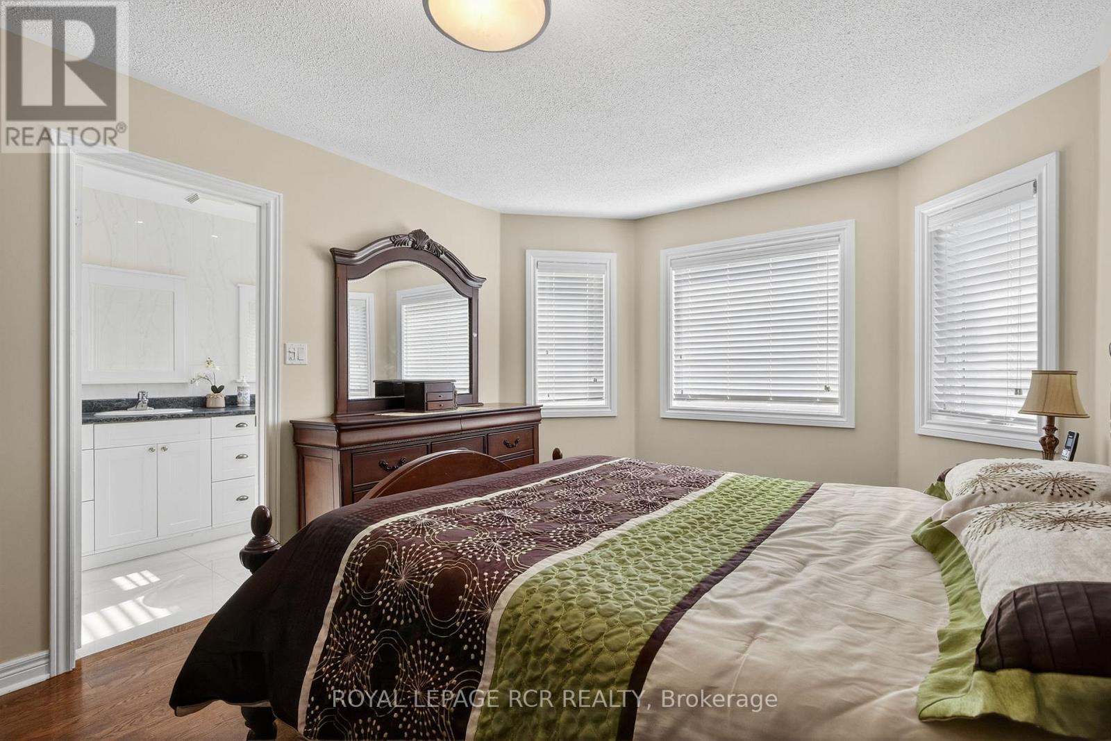 97 Riverwood Terrace, Caledon, Ontario  L7E 1S6 - Photo 17 - W12407147