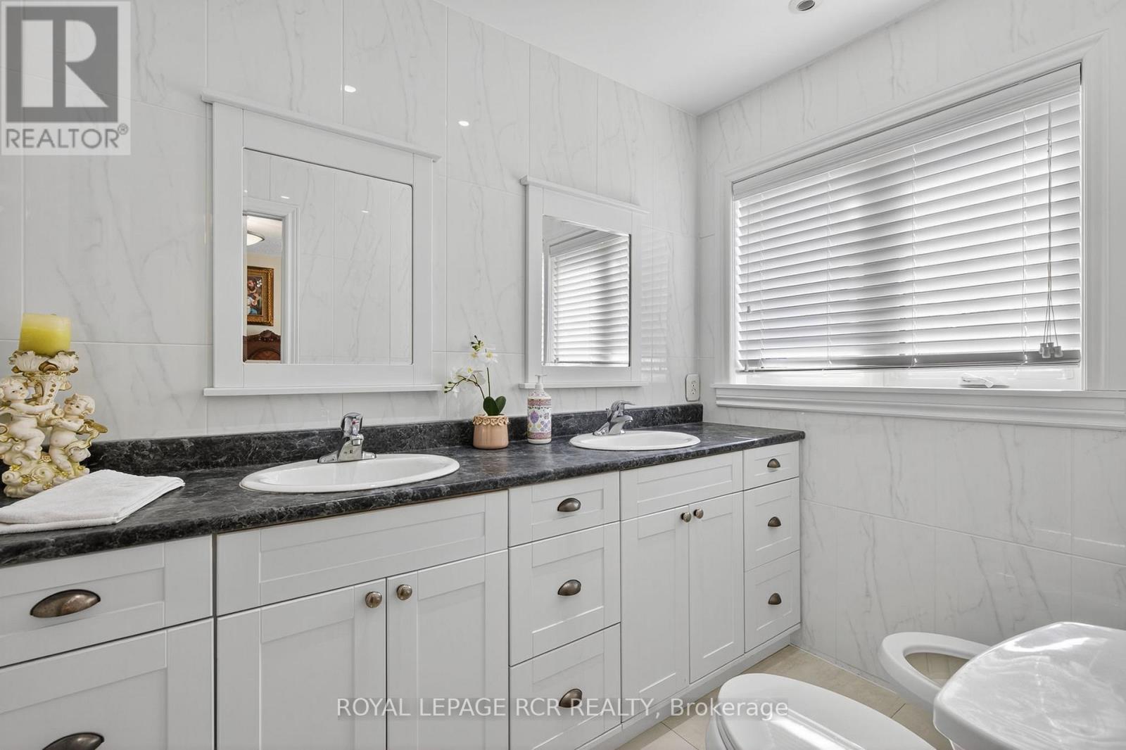97 Riverwood Terrace, Caledon, Ontario  L7E 1S6 - Photo 18 - W12407147