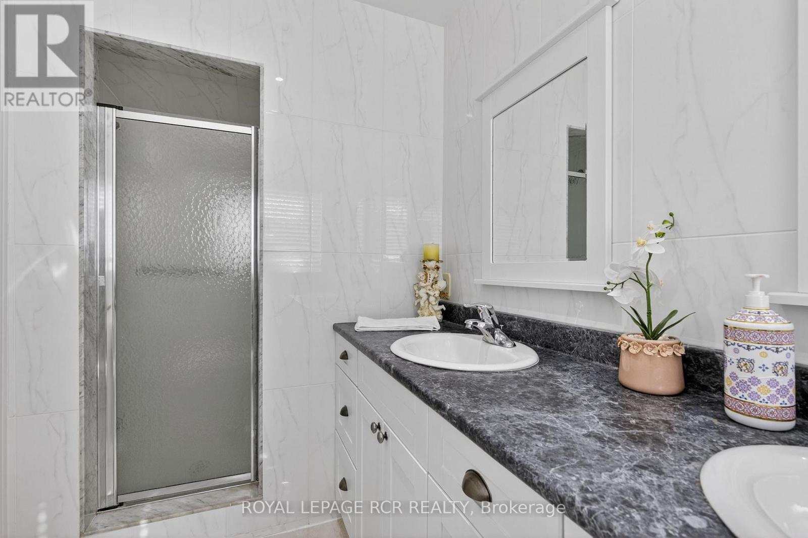 97 Riverwood Terrace, Caledon, Ontario  L7E 1S6 - Photo 19 - W12407147