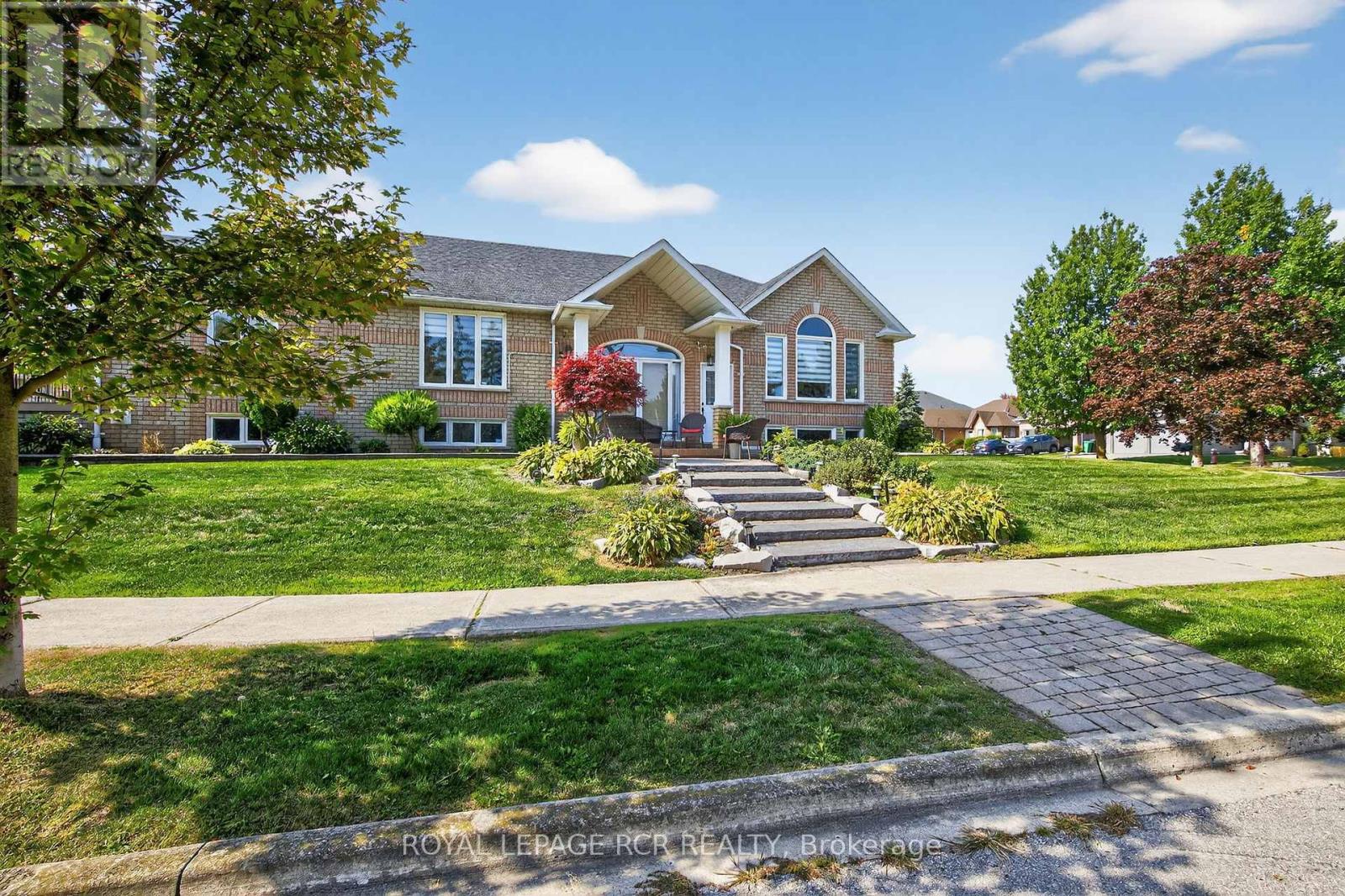 97 Riverwood Terrace, Caledon, Ontario  L7E 1S6 - Photo 2 - W12407147