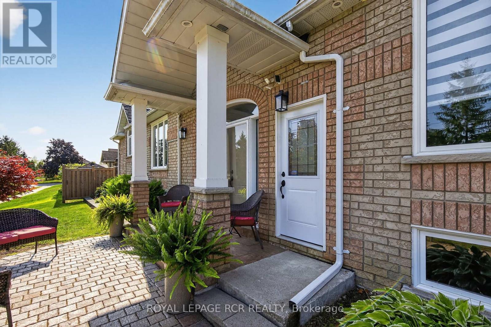 97 Riverwood Terrace, Caledon, Ontario  L7E 1S6 - Photo 5 - W12407147