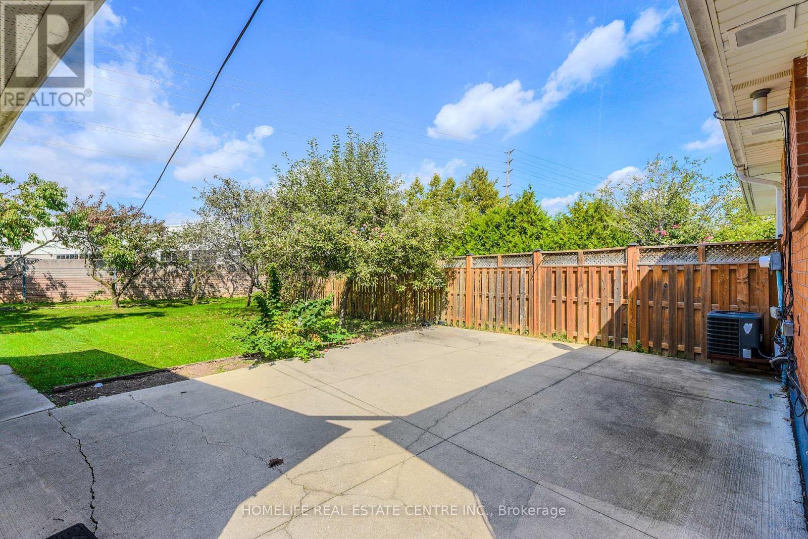 78 Northwood Drive, Brampton, Ontario  L6X 2L2 - Photo 27 - W12407150