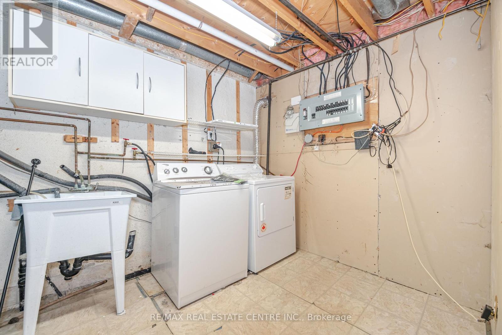122 Moregate Crescent, Brampton, Ontario  L6S 3K9 - Photo 35 - W12407201
