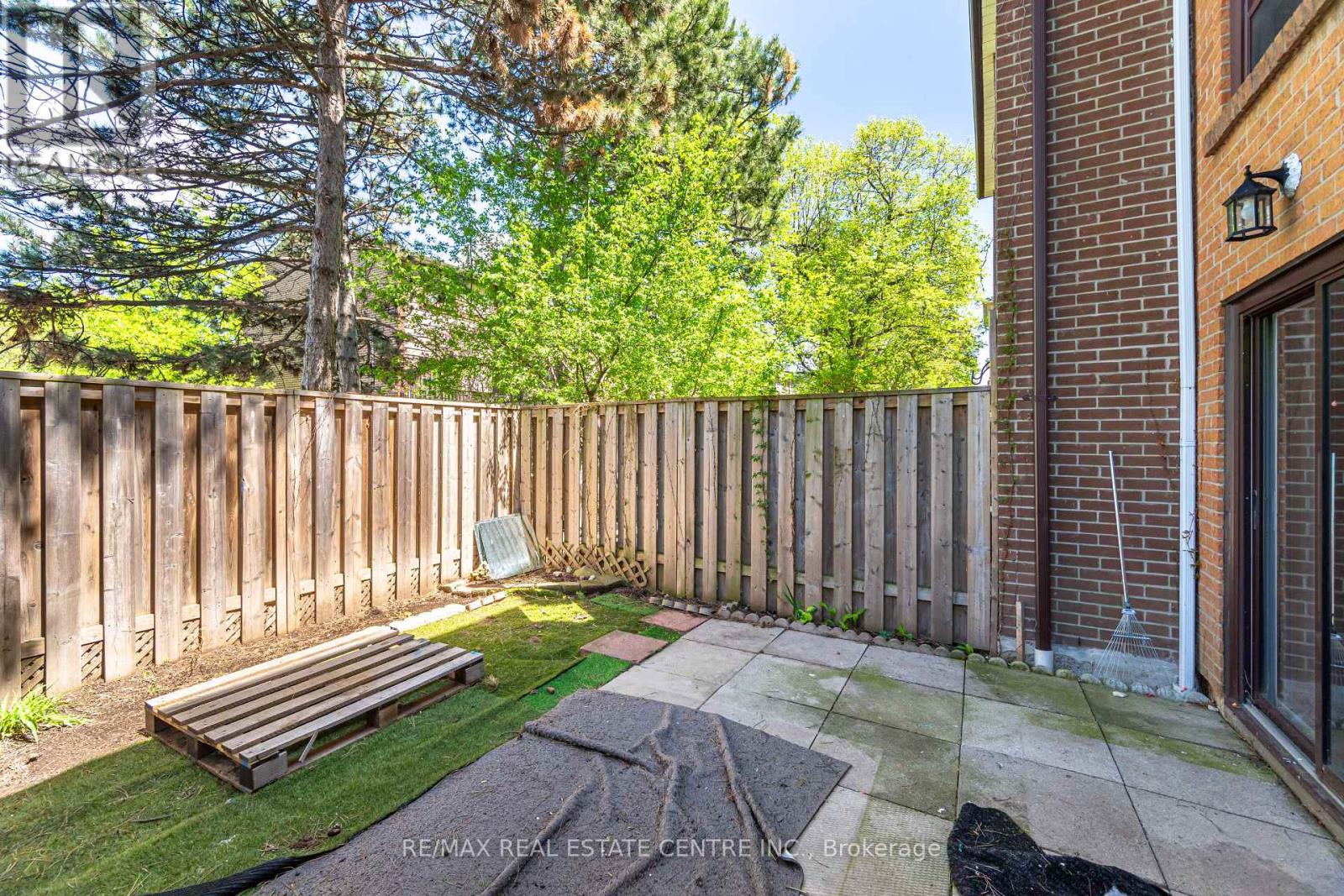122 Moregate Crescent, Brampton, Ontario  L6S 3K9 - Photo 36 - W12407201