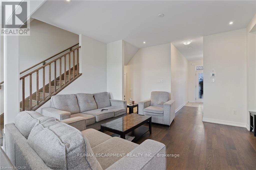15 Monteith Drive, Brant, Ontario  N3T 0W6 - Photo 13 - X12407166