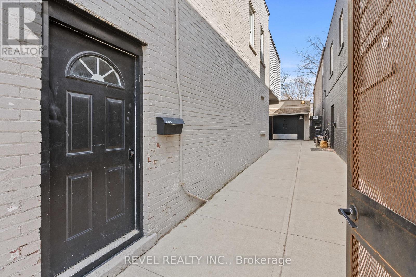 220-222 King Street, Welland (Welland Downtown), Ontario  L3B 3J7 - Photo 11 - X12407231