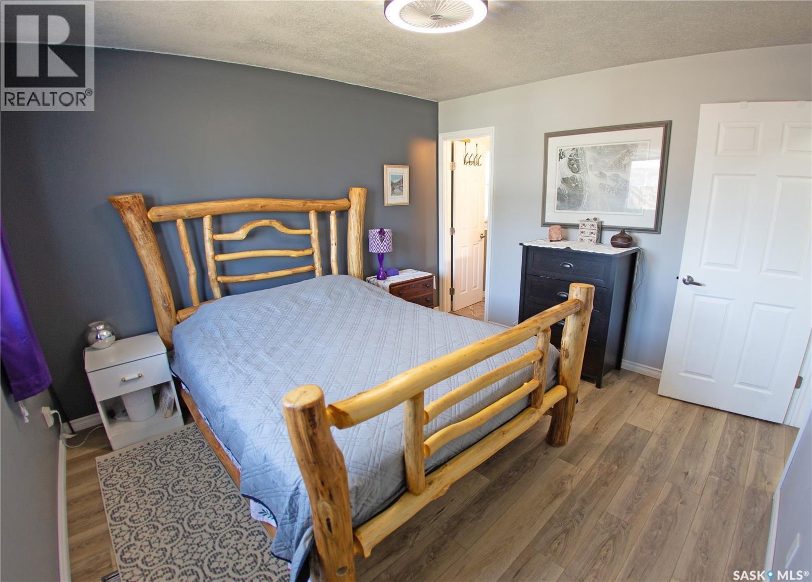 217 10th Avenue W, Kindersley, Saskatchewan  S0L 1S0 - Photo 14 - SK018518