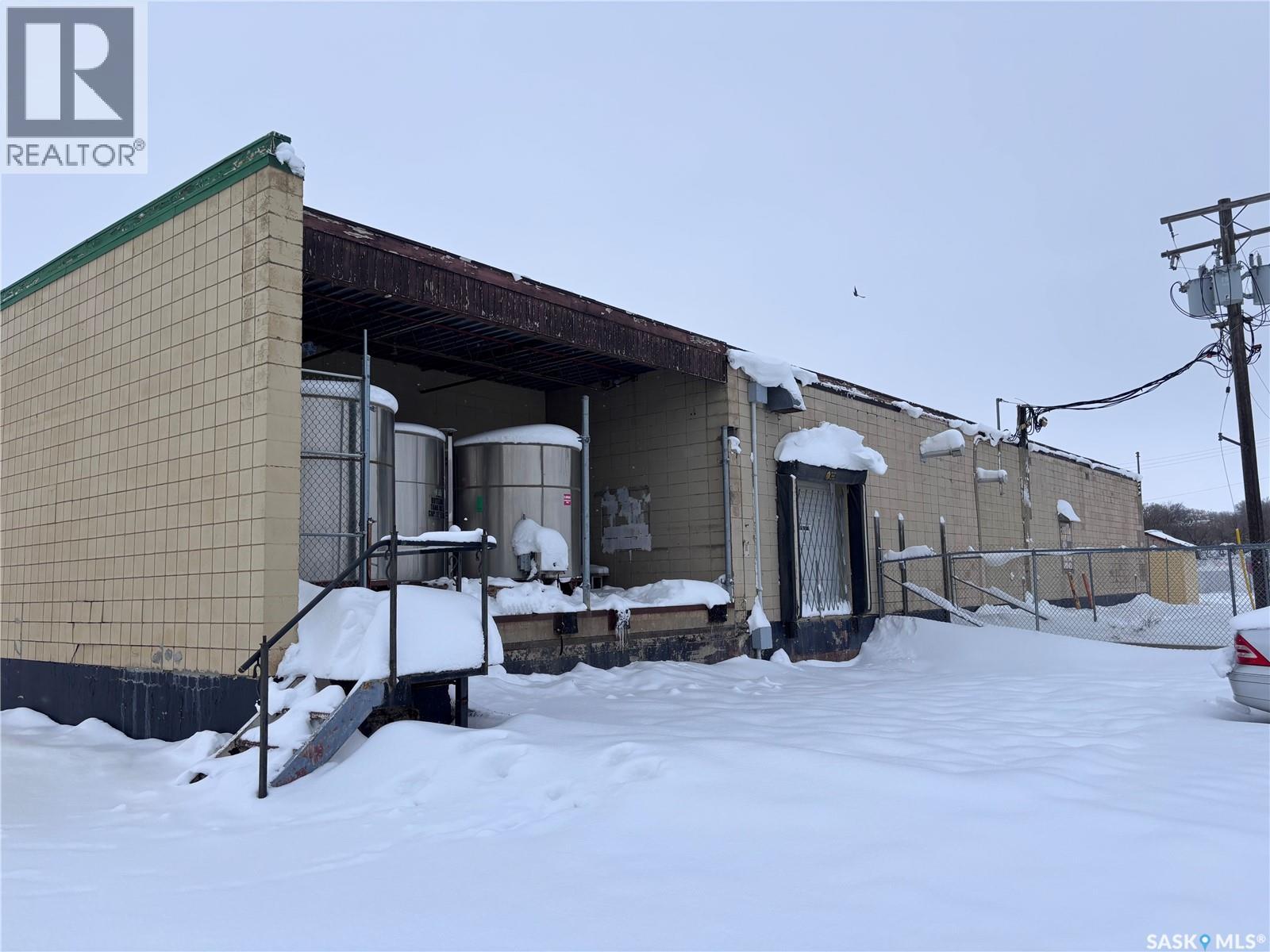 675 Cheadle Street W, Swift Current, Saskatchewan  S9H 0C1 - Photo 2 - SK018434