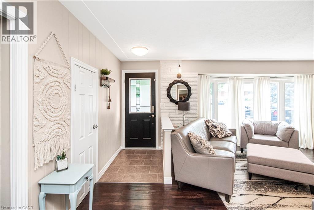 8 Craig Boulevard, Grimsby, Ontario  L3M 4C1 - Photo 3 - 40770456