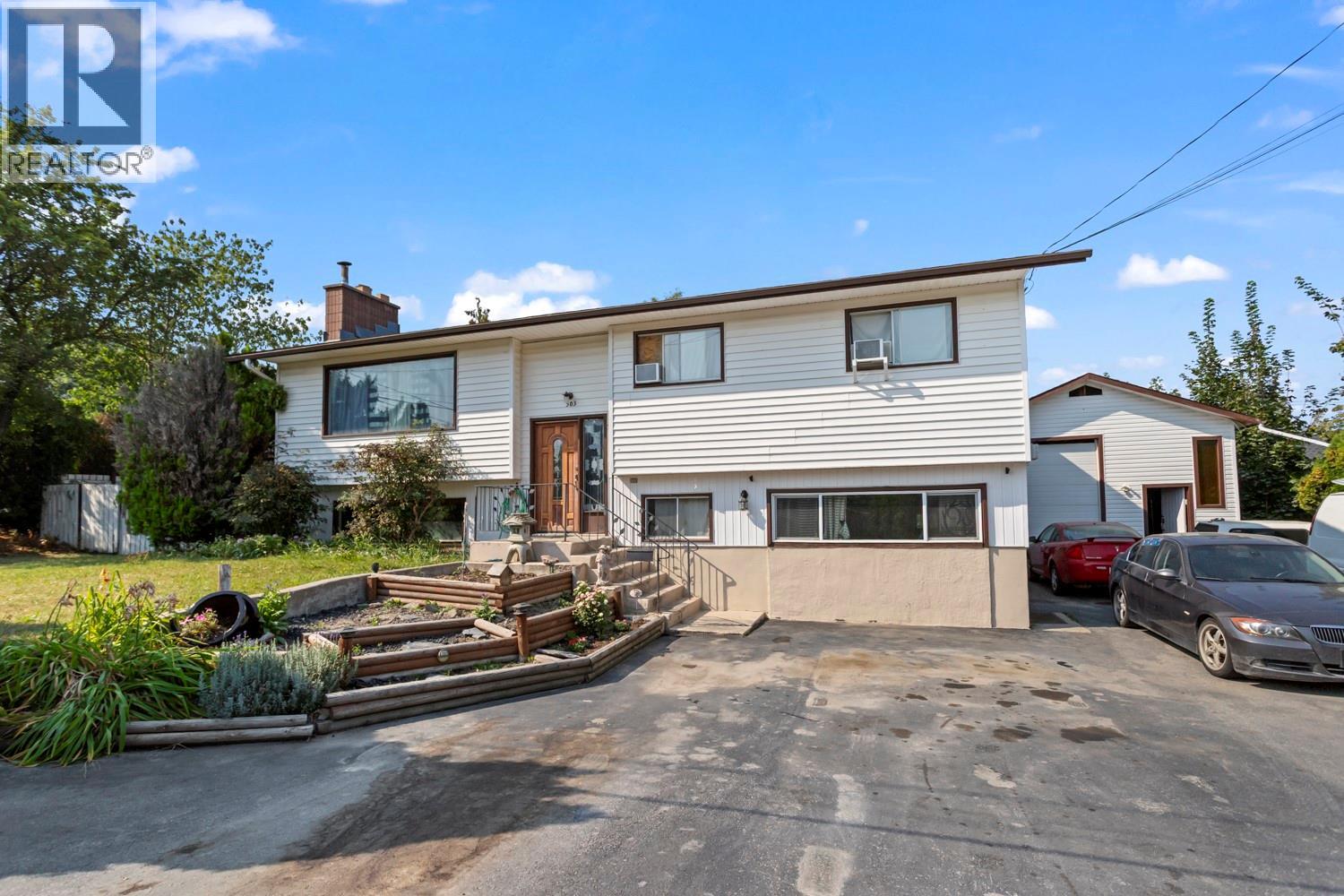 503 14th Avenue, Creston, British Columbia  V0B 1G4 - Photo 1 - 10362636