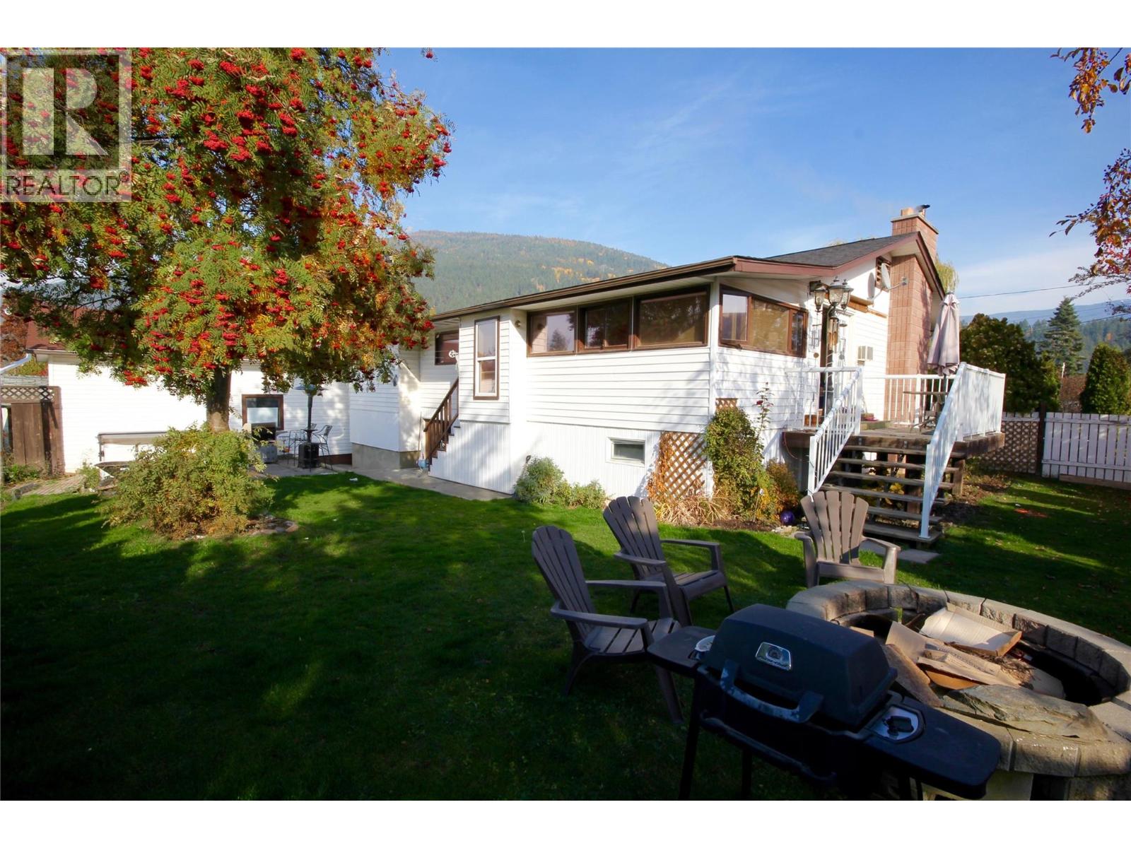 503 14th Avenue, Creston, British Columbia  V0B 1G4 - Photo 3 - 10362636