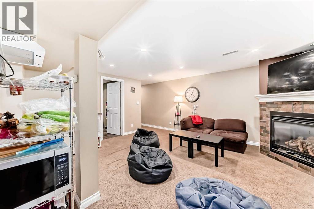 53 Wakefield Drive Sw, Calgary, Alberta  T3C 2W8 - Photo 22 - A2230901