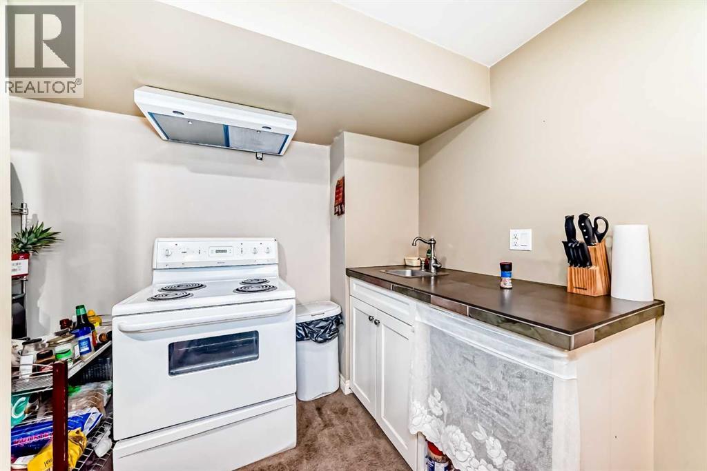53 Wakefield Drive Sw, Calgary, Alberta  T3C 2W8 - Photo 21 - A2230901