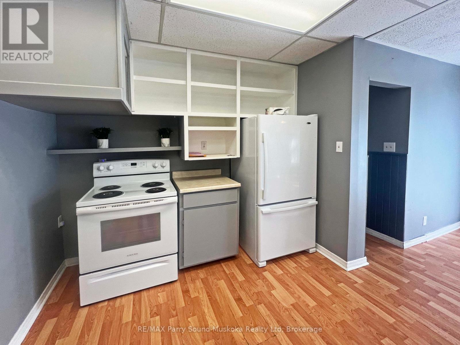 46 Waubeek Street, Parry Sound, Ontario  P2A 1C2 - Photo 10 - X12407401