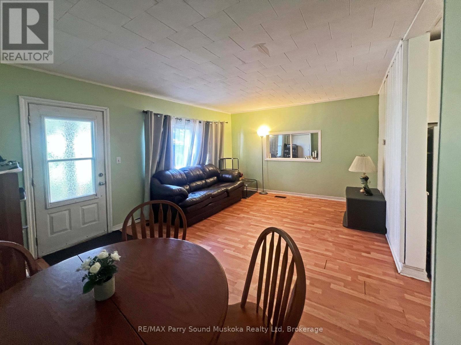 46 Waubeek Street, Parry Sound, Ontario  P2A 1C2 - Photo 21 - X12407401